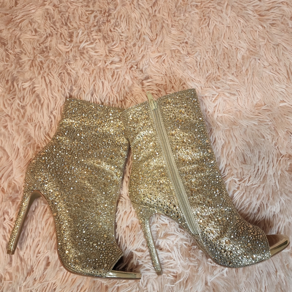 Steve Madden Dispute-R